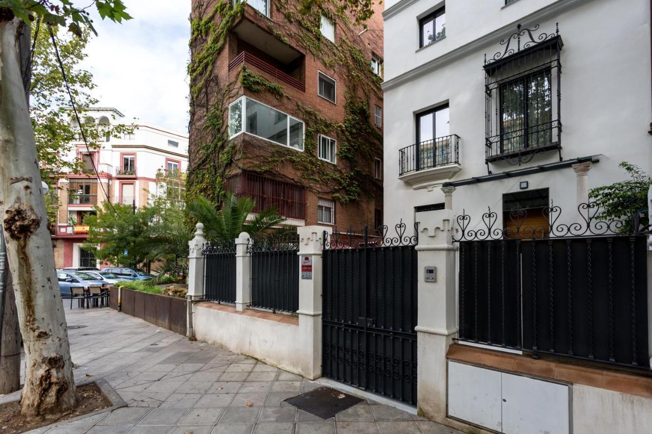 Apartamentos Rg Plaza De Espana Севилья Экстерьер фото
