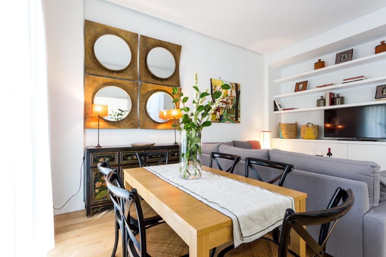 Apartamentos Rg Plaza De Espana Севилья Экстерьер фото