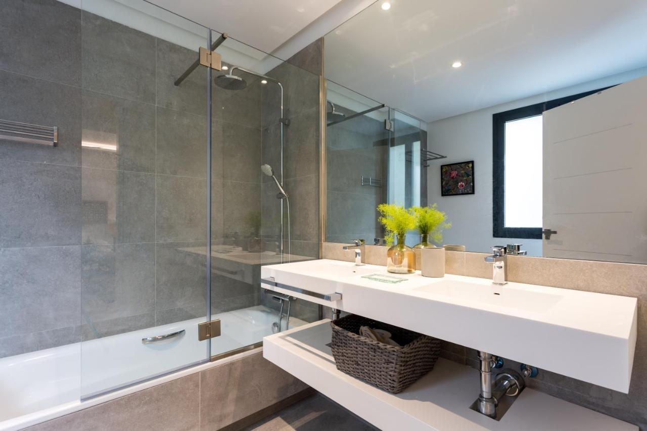 Apartamentos Rg Plaza De Espana Севилья Экстерьер фото