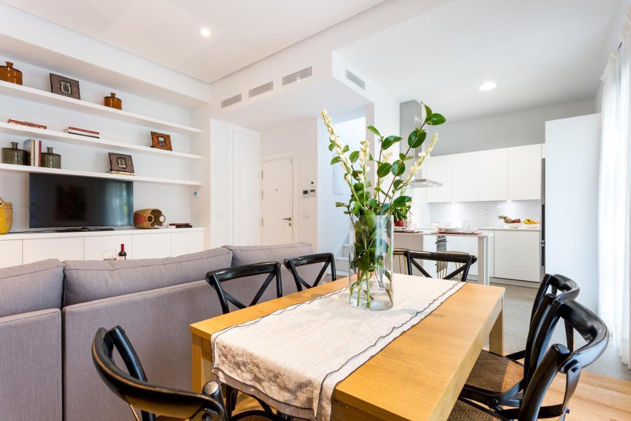 Apartamentos Rg Plaza De Espana Севилья Экстерьер фото
