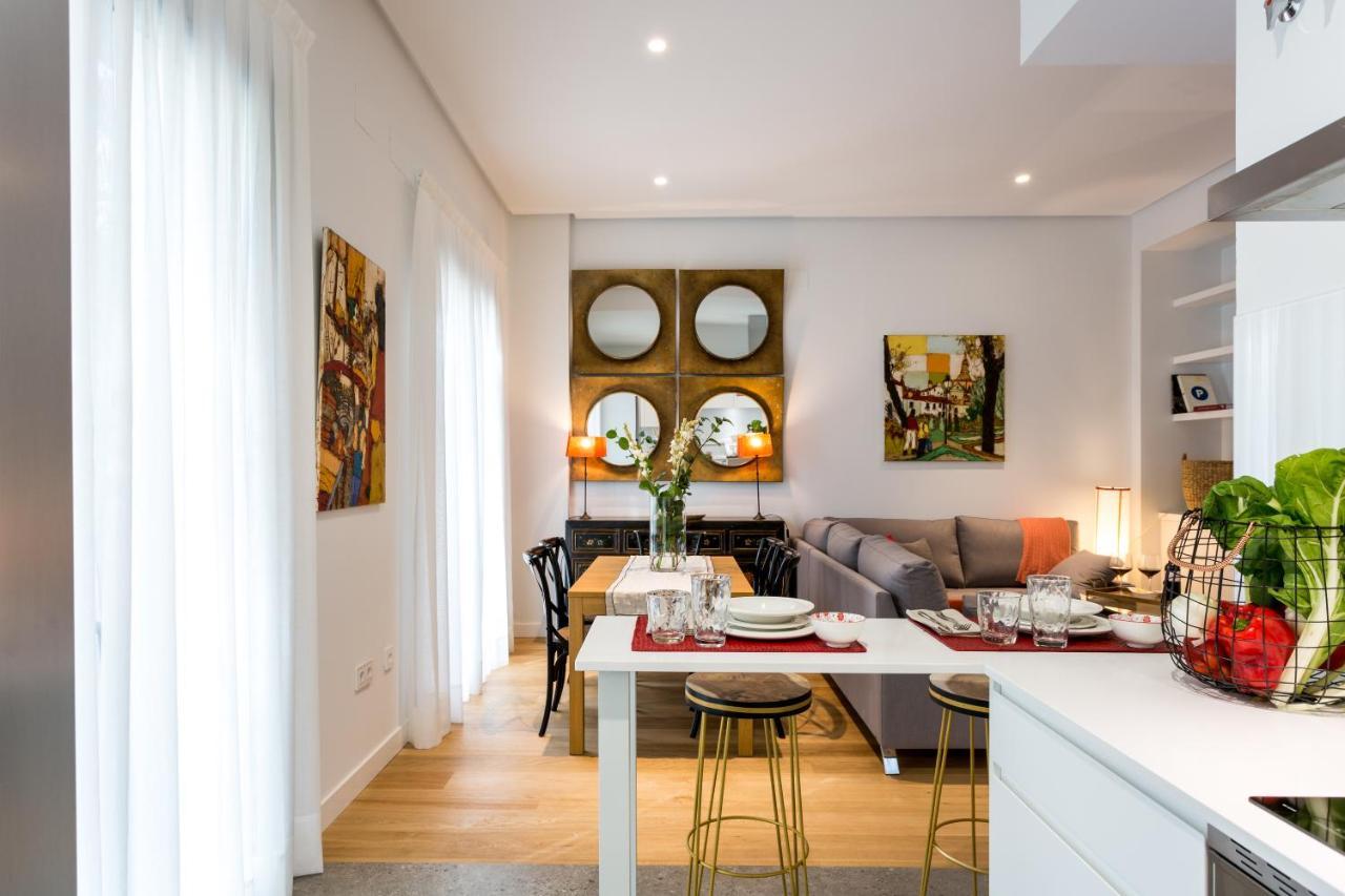 Apartamentos Rg Plaza De Espana Севилья Экстерьер фото