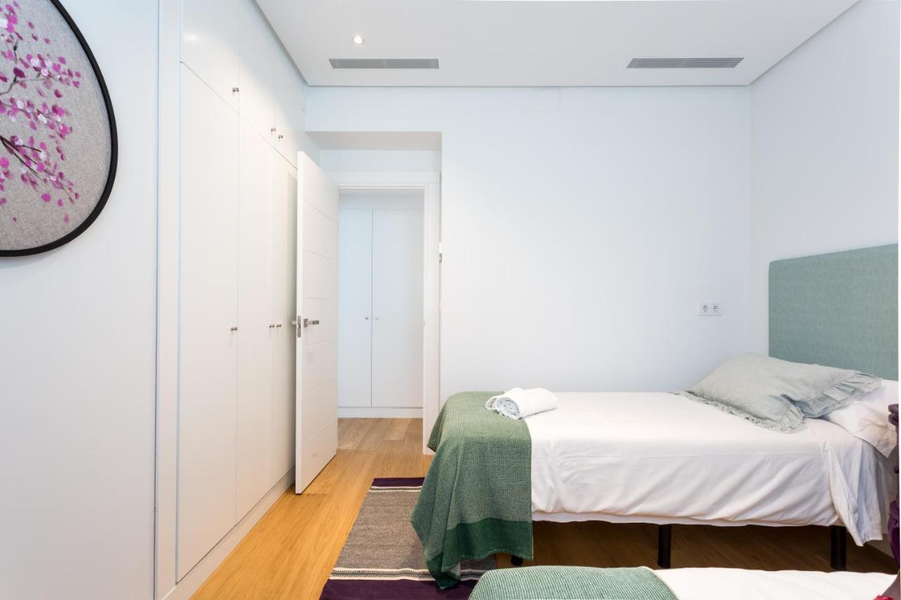 Apartamentos Rg Plaza De Espana Севилья Экстерьер фото